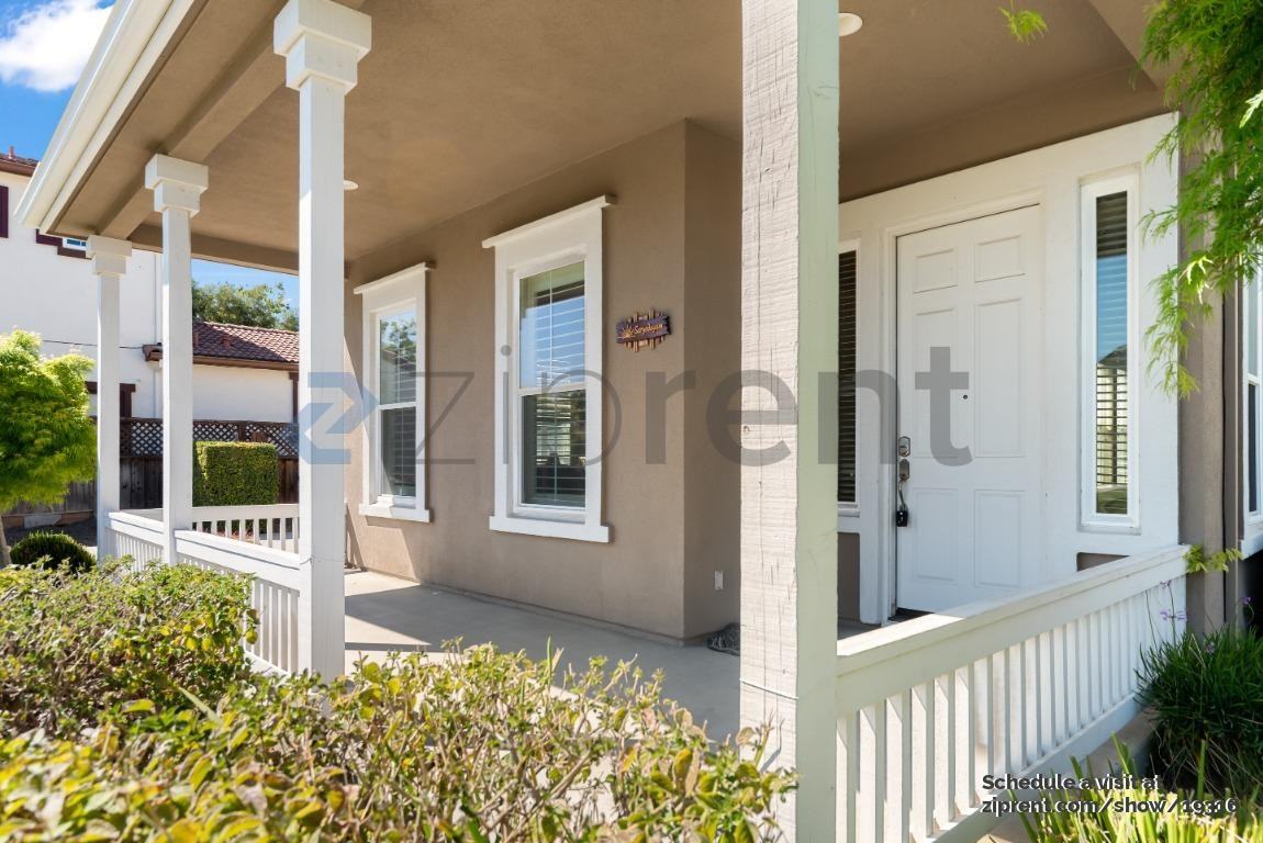 357 Ashlee Ct - Photo 4 of 36