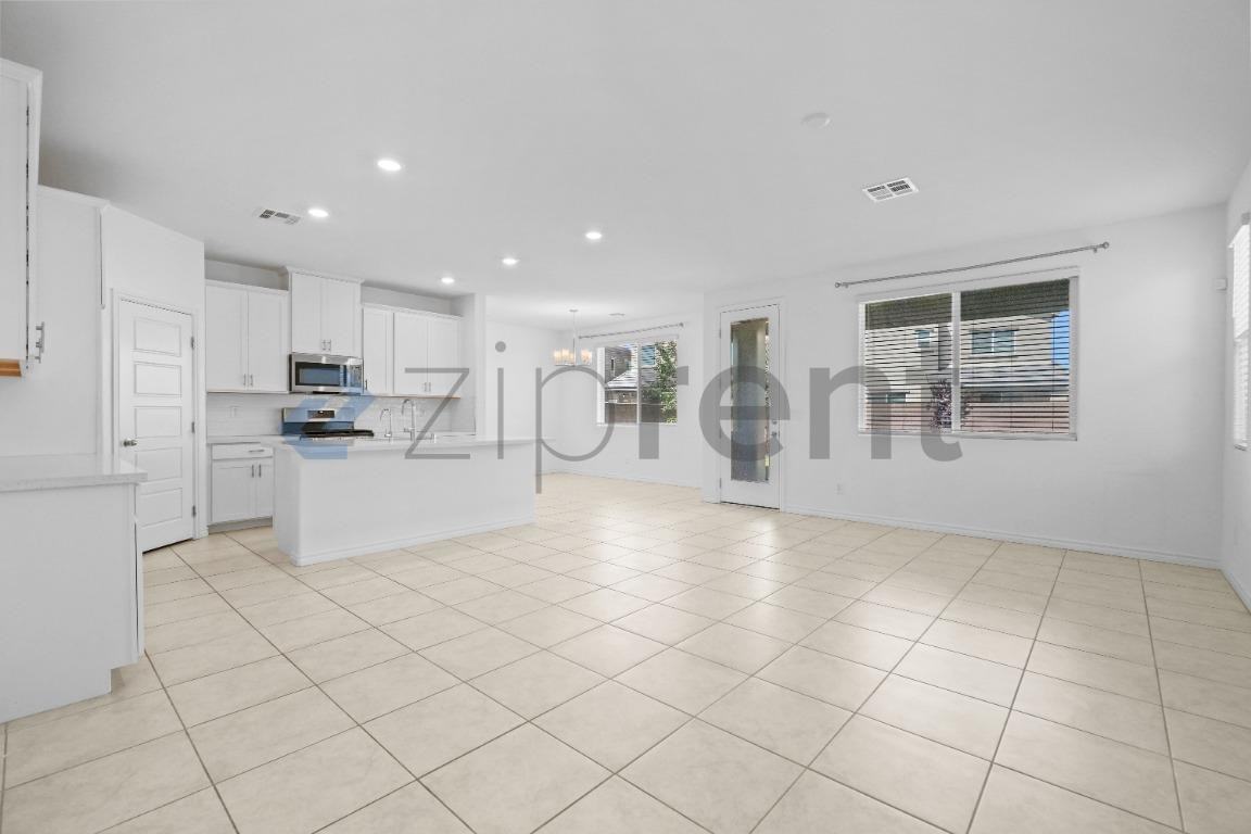 7137 Red Gulch St - Photo 5 of 30
