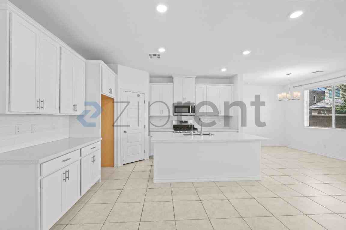 7137 Red Gulch St - Photo 7 of 30