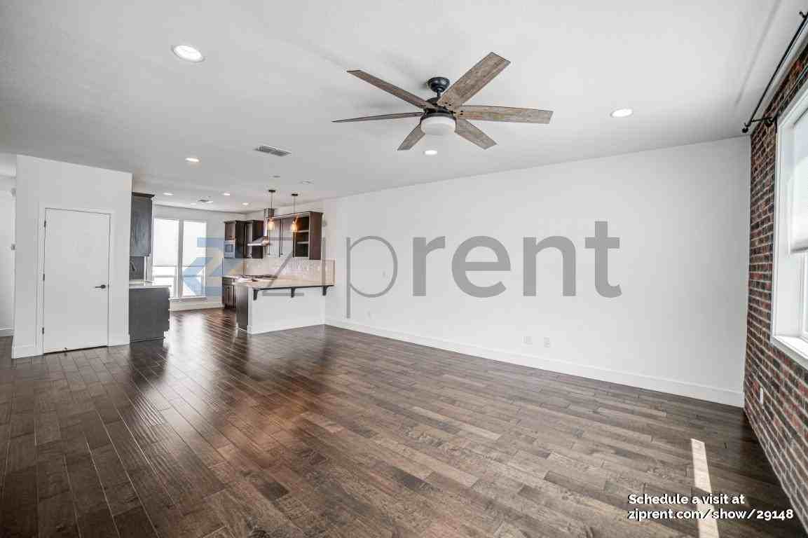 1010 Vanilla Bean Ln - Photo 5 of 20