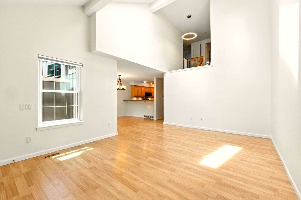 7705 S Curtice Way - Photo 4 of 28