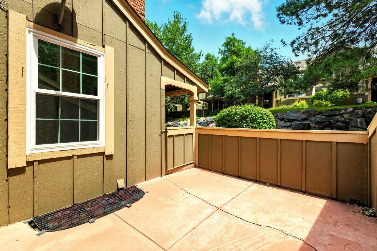 7705 S Curtice Way - Photo 7 of 28