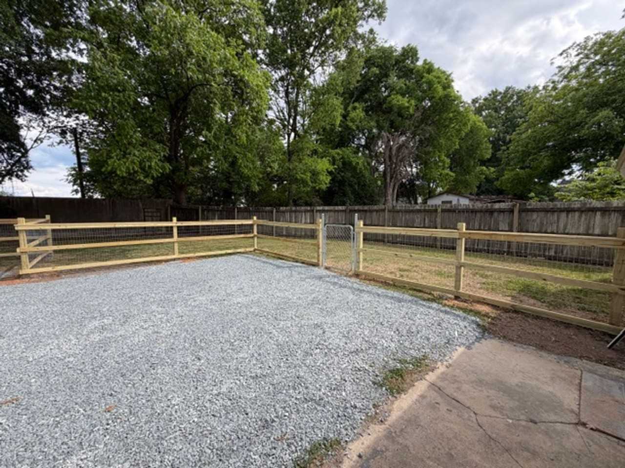 615 Leonard Ave - Photo 3 of 21