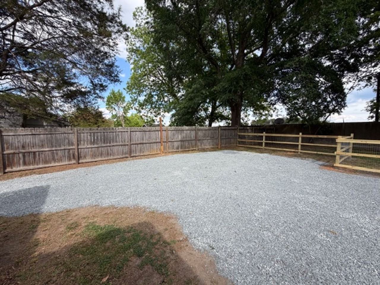 615 Leonard Ave - Photo 4 of 21