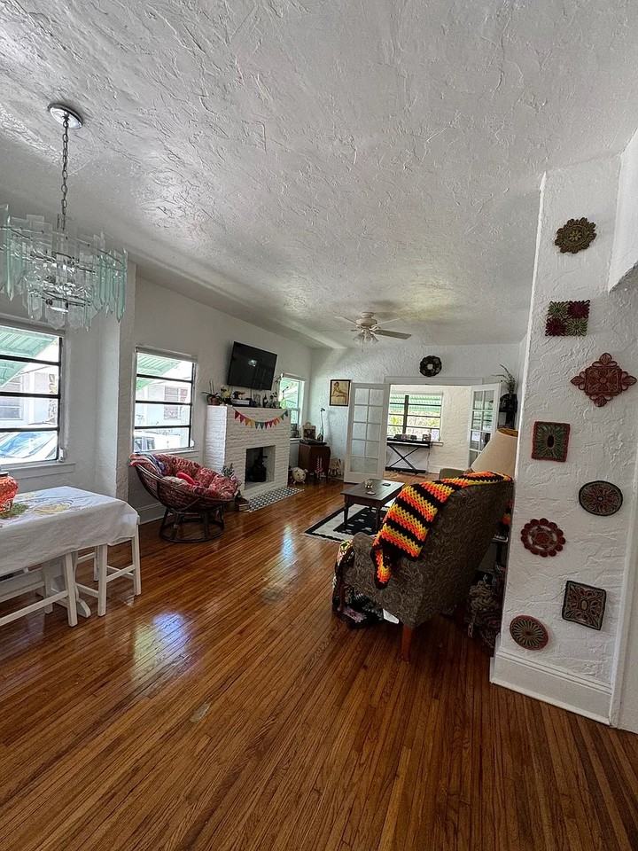 909 N B St #NA - Photo 3 of 20