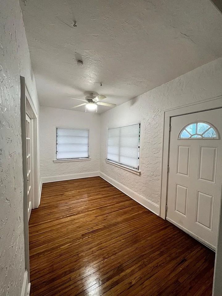909 N B St #NA - Photo 5 of 20