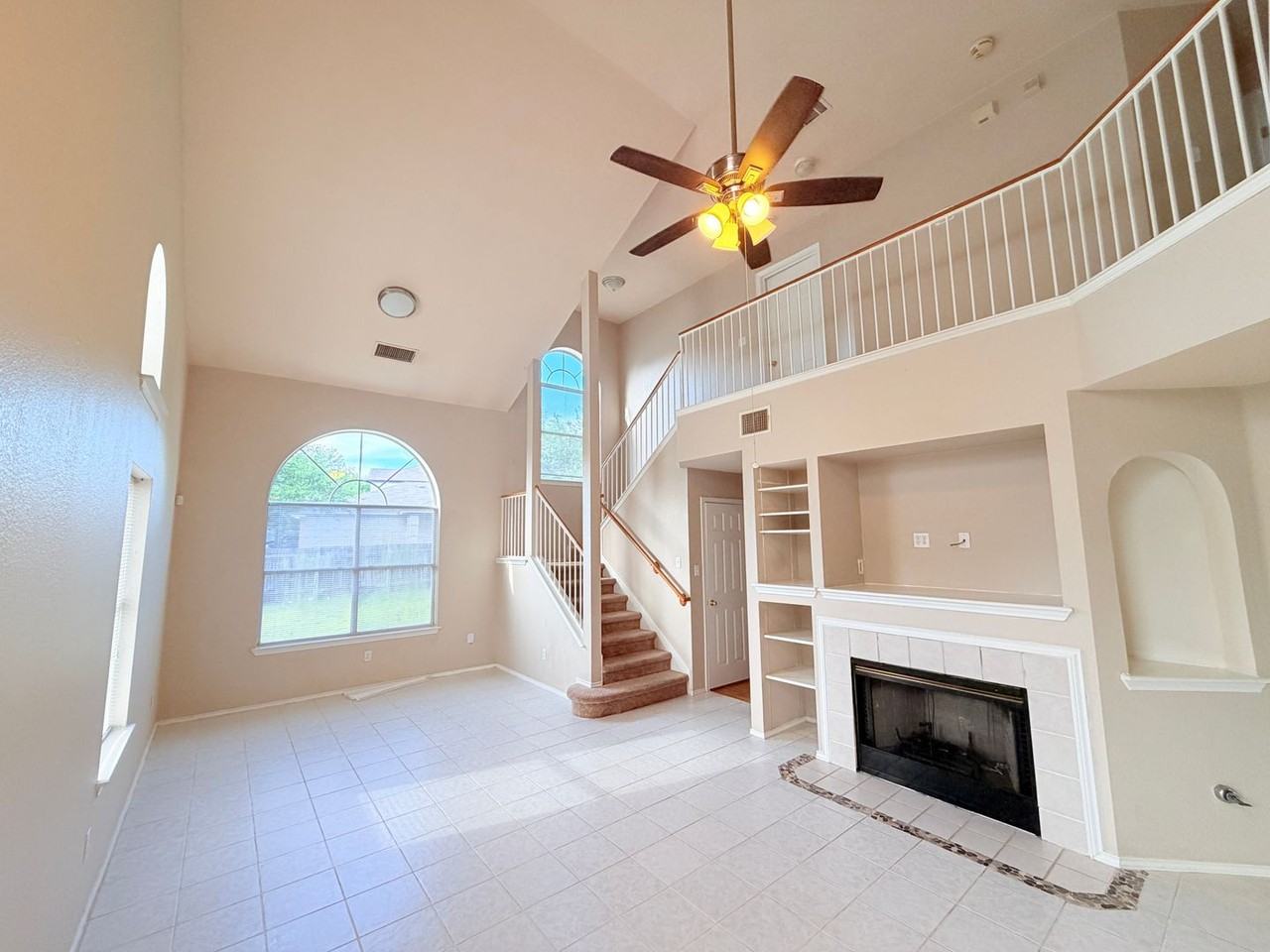 1522 Van Horn Dr - Photo 3 of 37