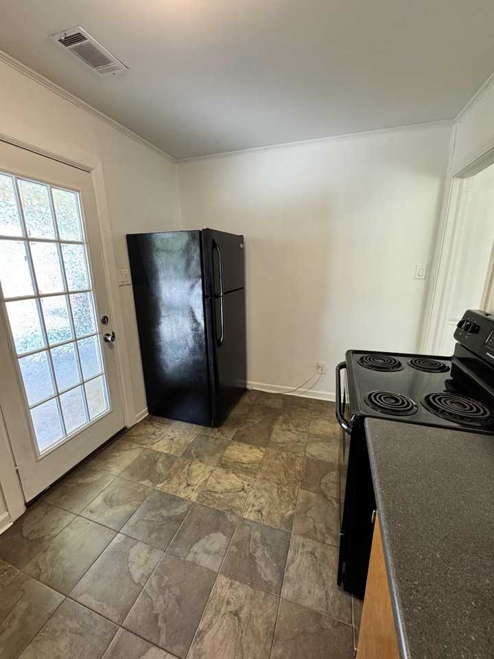 848 Lake Terrace Dr #NA - Photo 4 of 17