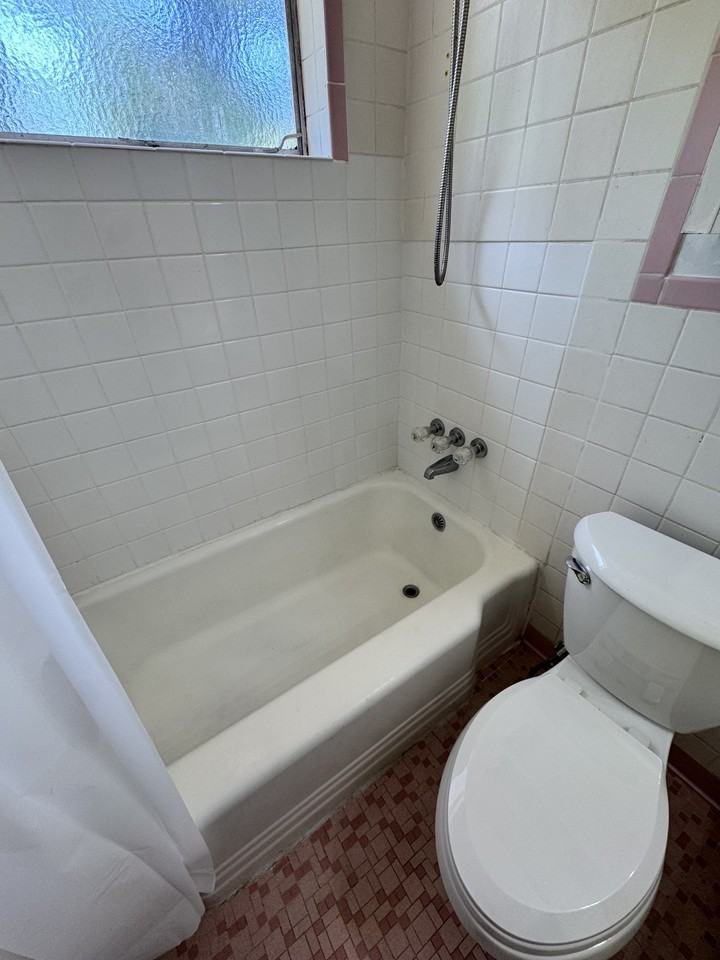848 Lake Terrace Dr #NA - Photo 6 of 17