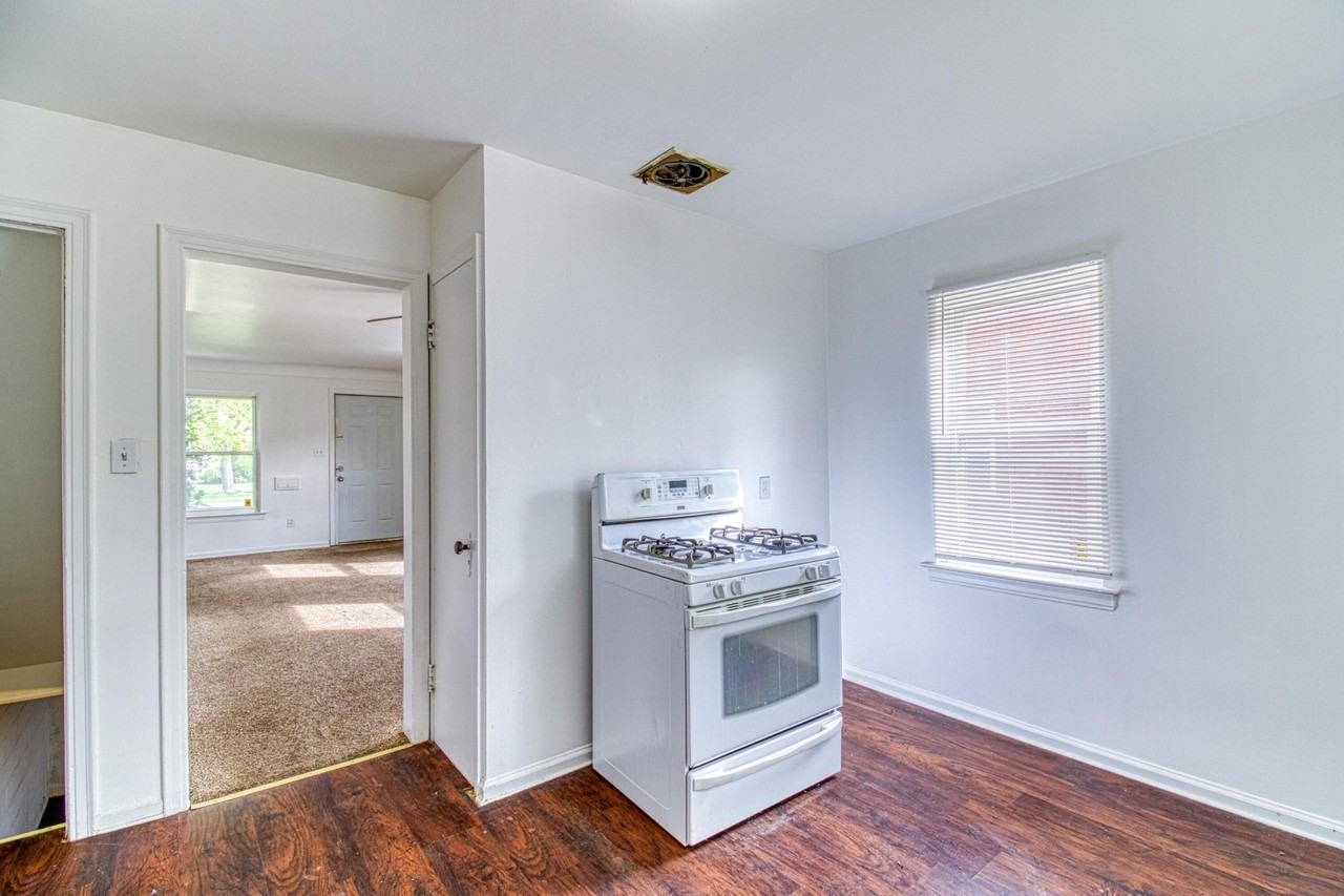 17710 Chester St #NA - Photo 3 of 15