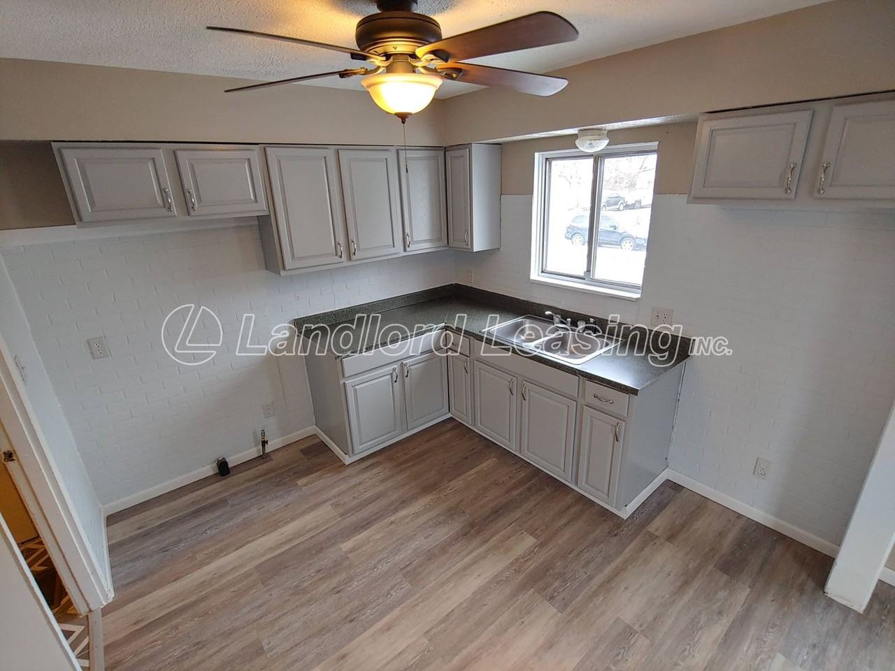 612 E 33rd St - Photo 5 of 15