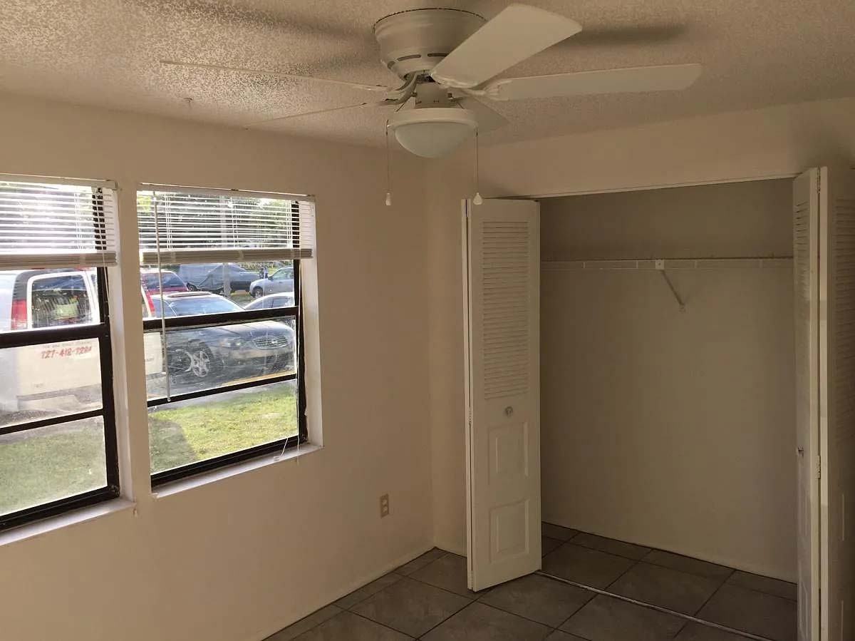 127 Camphor Cir #B - Photo 4 of 25