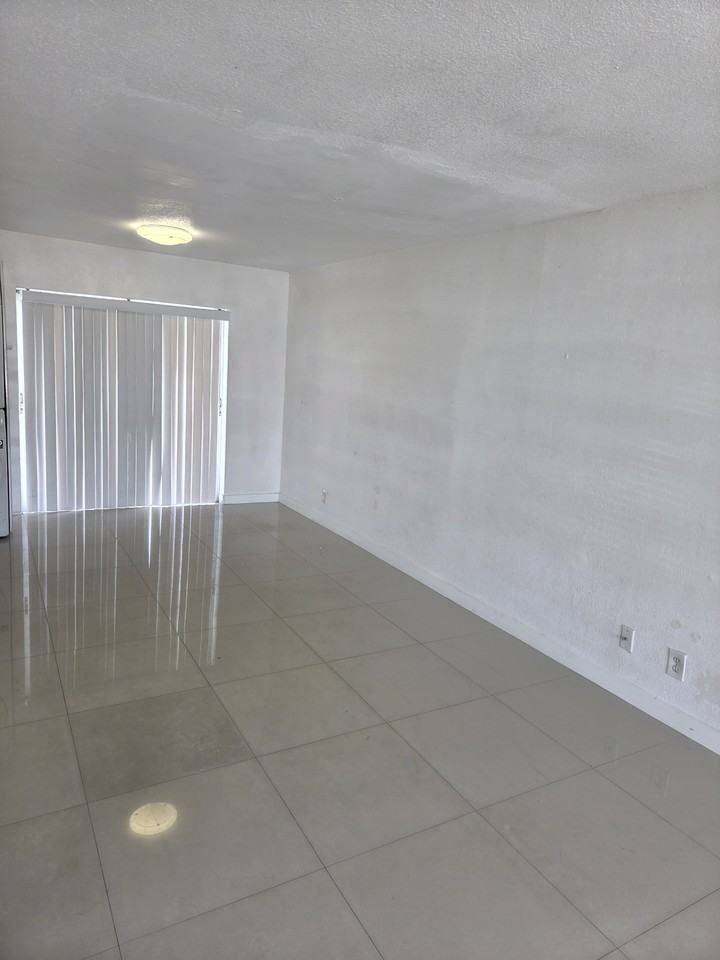 2020 Nw 59th Ter #2020 - Photo 2 of 20