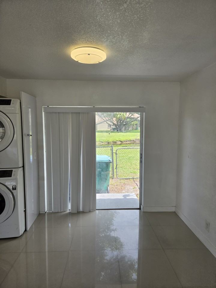 2020 Nw 59th Ter #2020 - Photo 3 of 20