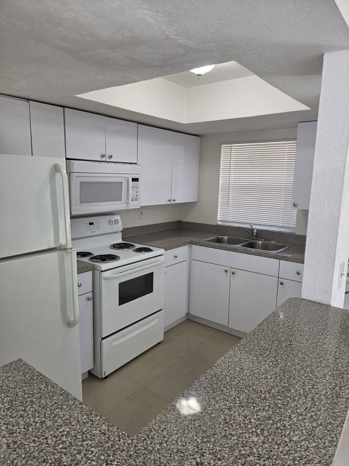 2020 Nw 59th Ter #2020 - Photo 5 of 20