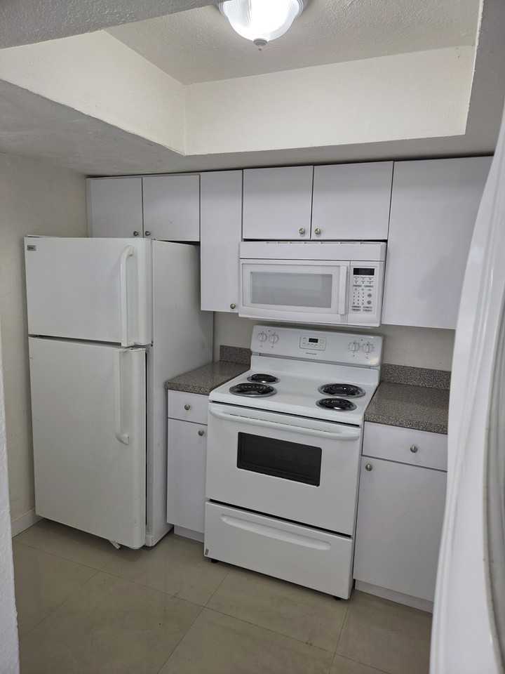 2020 Nw 59th Ter #2020 - Photo 6 of 20