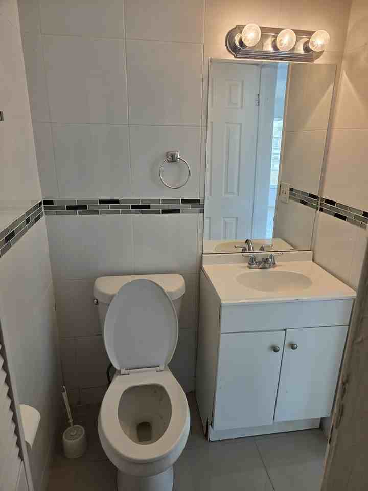 2020 Nw 59th Ter #2020 - Photo 7 of 20