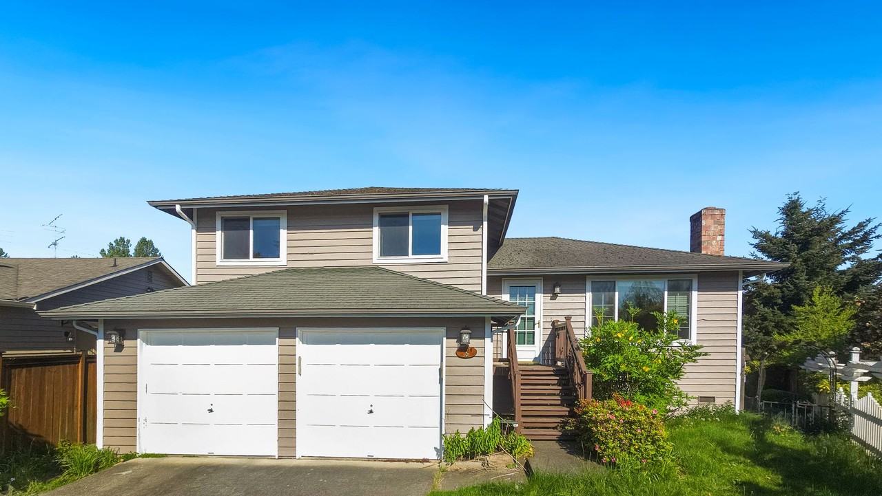 3508 208th Pl Sw - Photo 2 of 20