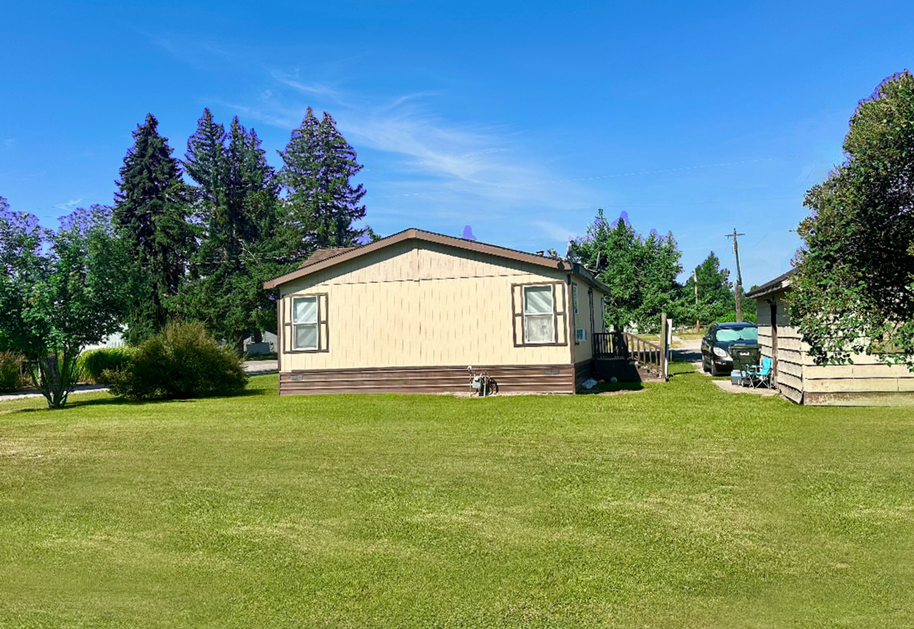 681 Scenic Dr - Photo 2 of 15