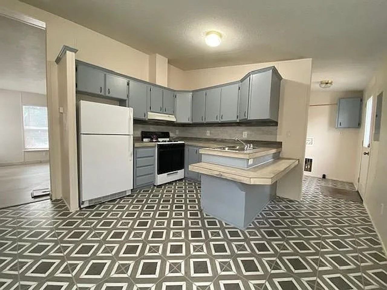 681 Scenic Dr - Photo 5 of 15