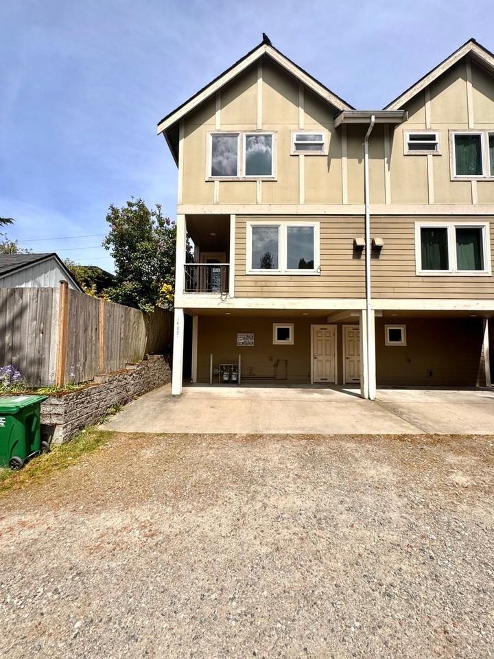 1409 N Northgate Way #A - Photo 2 of 15