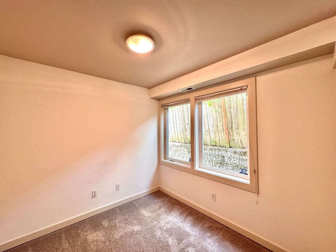 1409 N Northgate Way #A - Photo 5 of 15