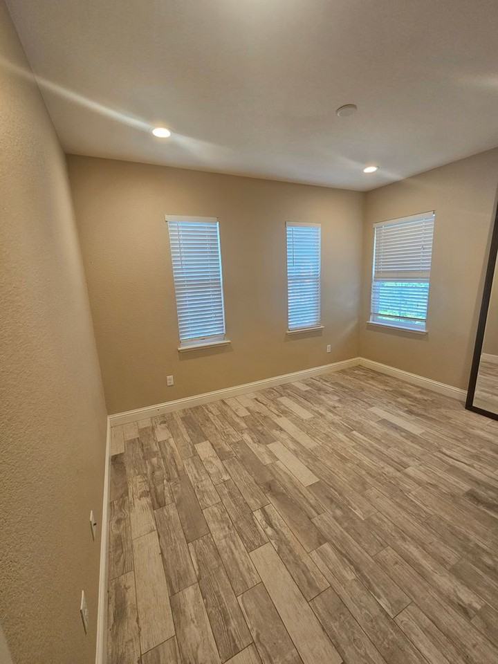 2010 Tawleed Rd - Photo 2 of 10