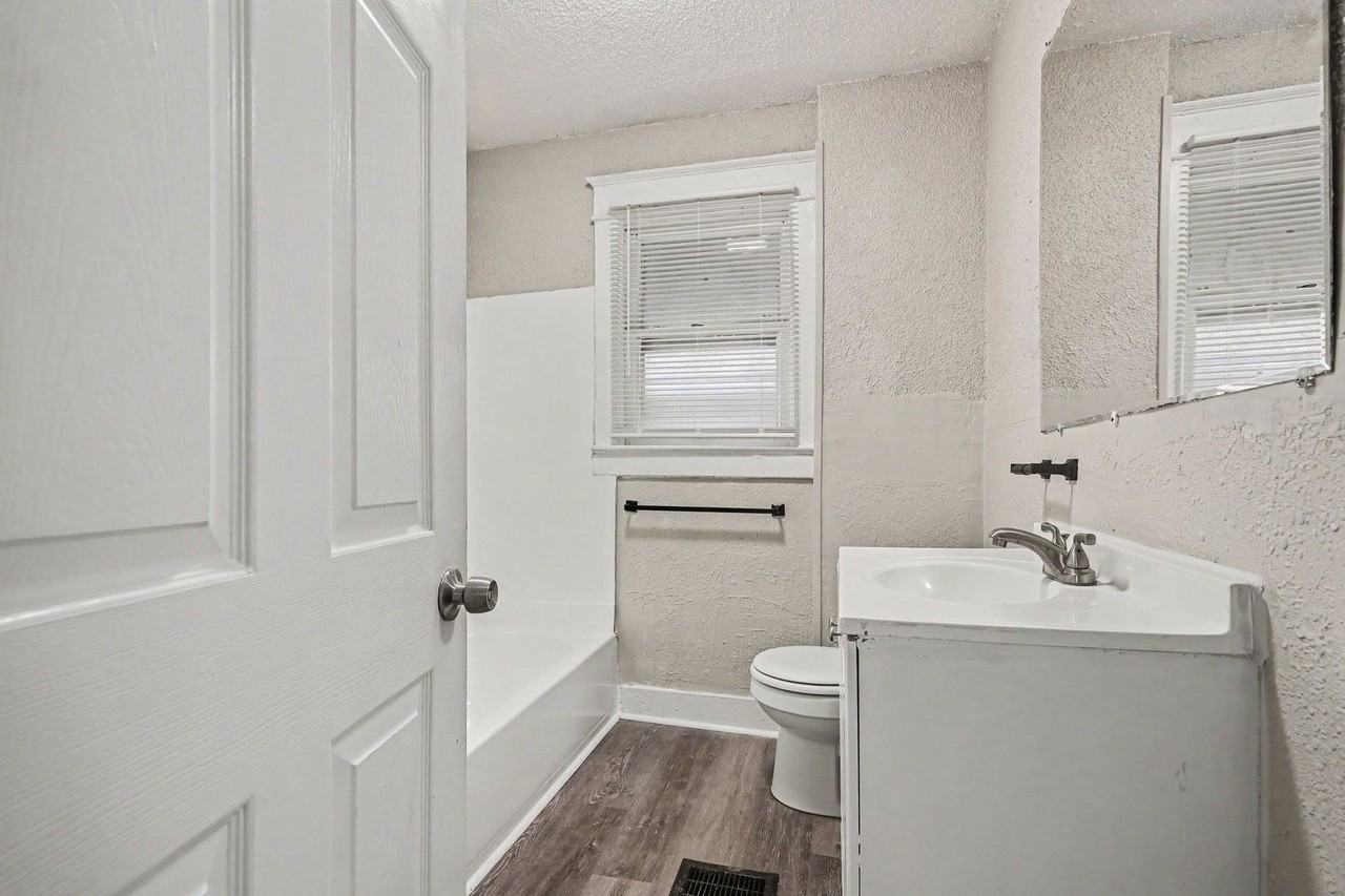 3205 E 31st St - Photo 5 of 17