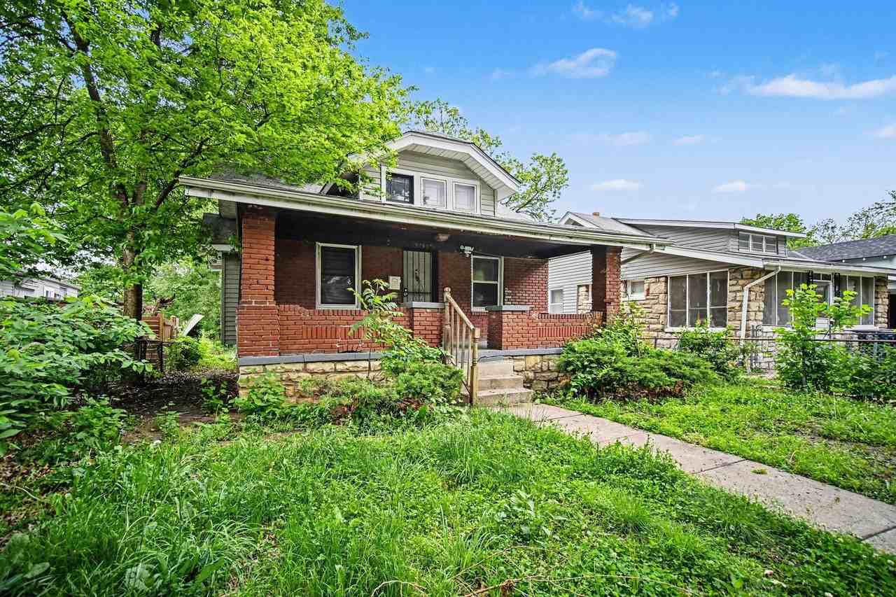 5531 Euclid Ave - Photo 3 of 13