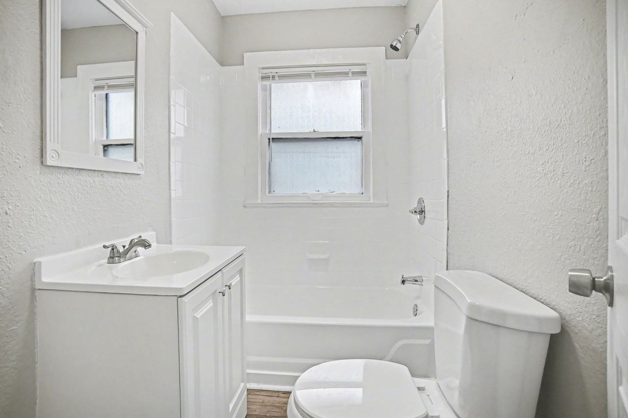 5531 Euclid Ave - Photo 7 of 13