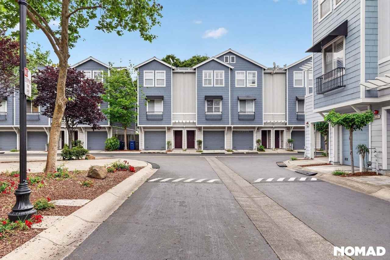 22876 Charing St - Photo 2 of 39