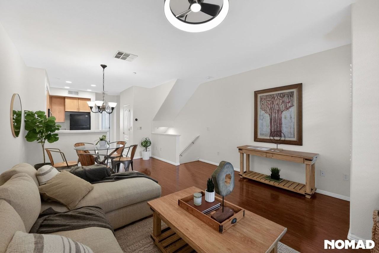 22876 Charing St - Photo 6 of 39