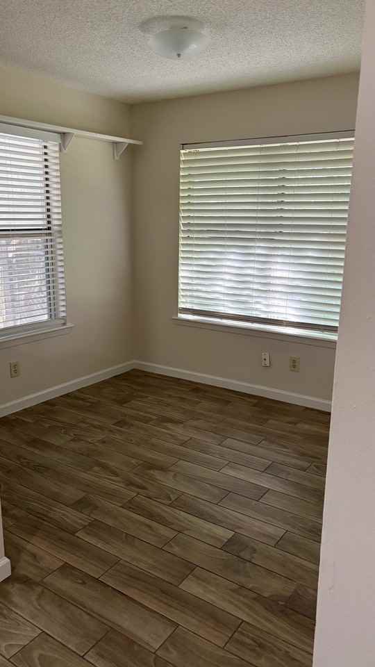1309 Monte Vista Dr #NA - Photo 5 of 11