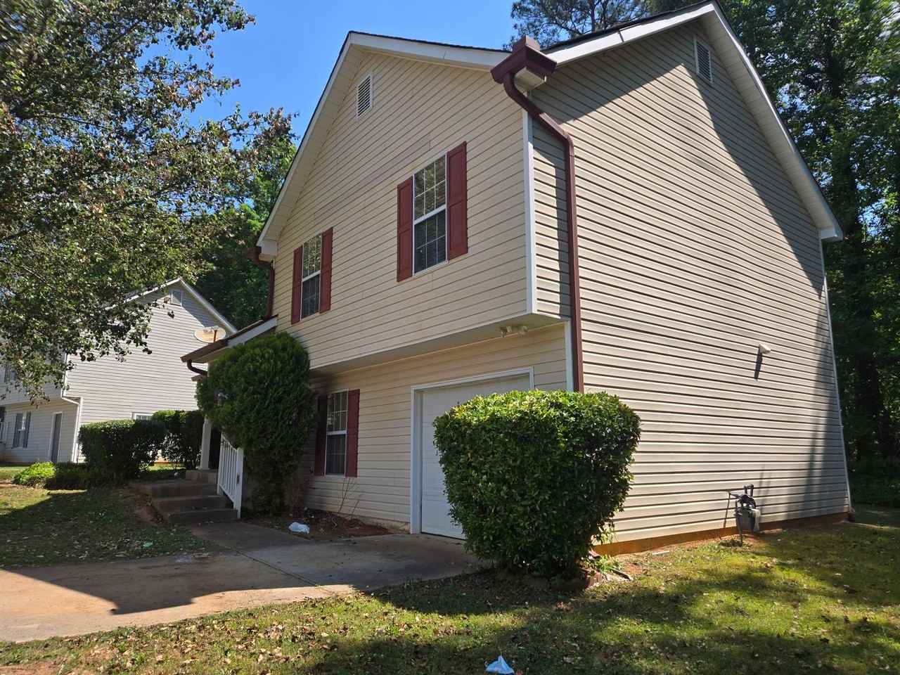 5504 Moriah Ln - Photo 2 of 22