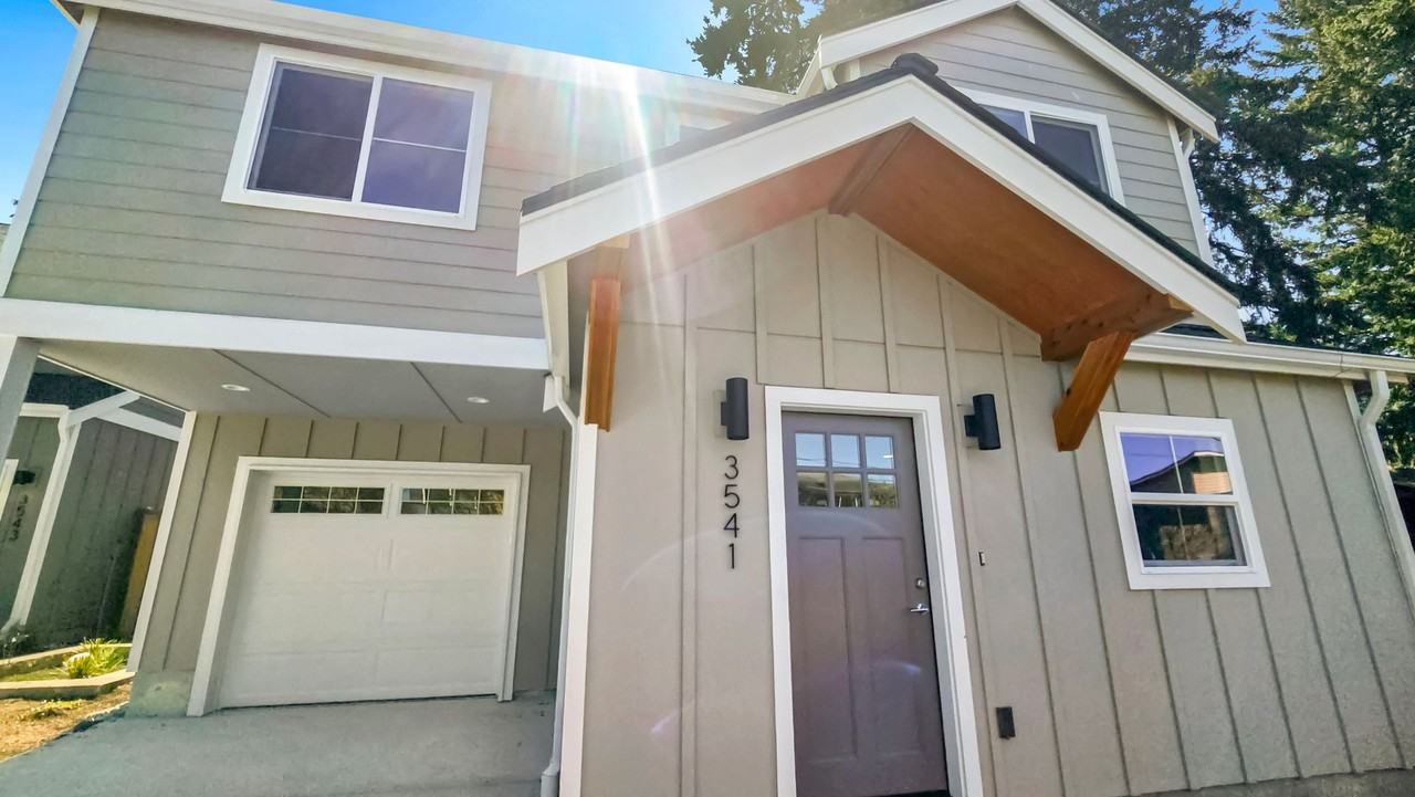3541 Ne 145th St - Photo 4 of 26