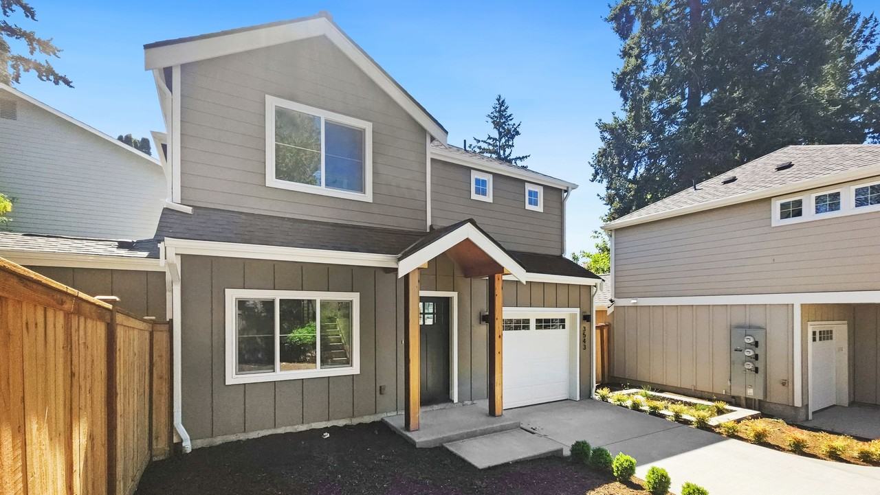 3543 Ne 145th St - Photo 2 of 19
