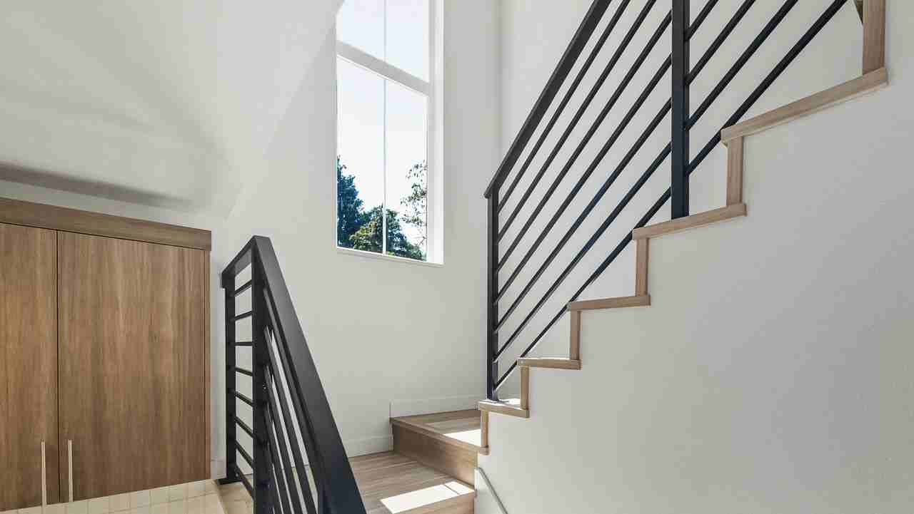 3543 Ne 145th St - Photo 6 of 19