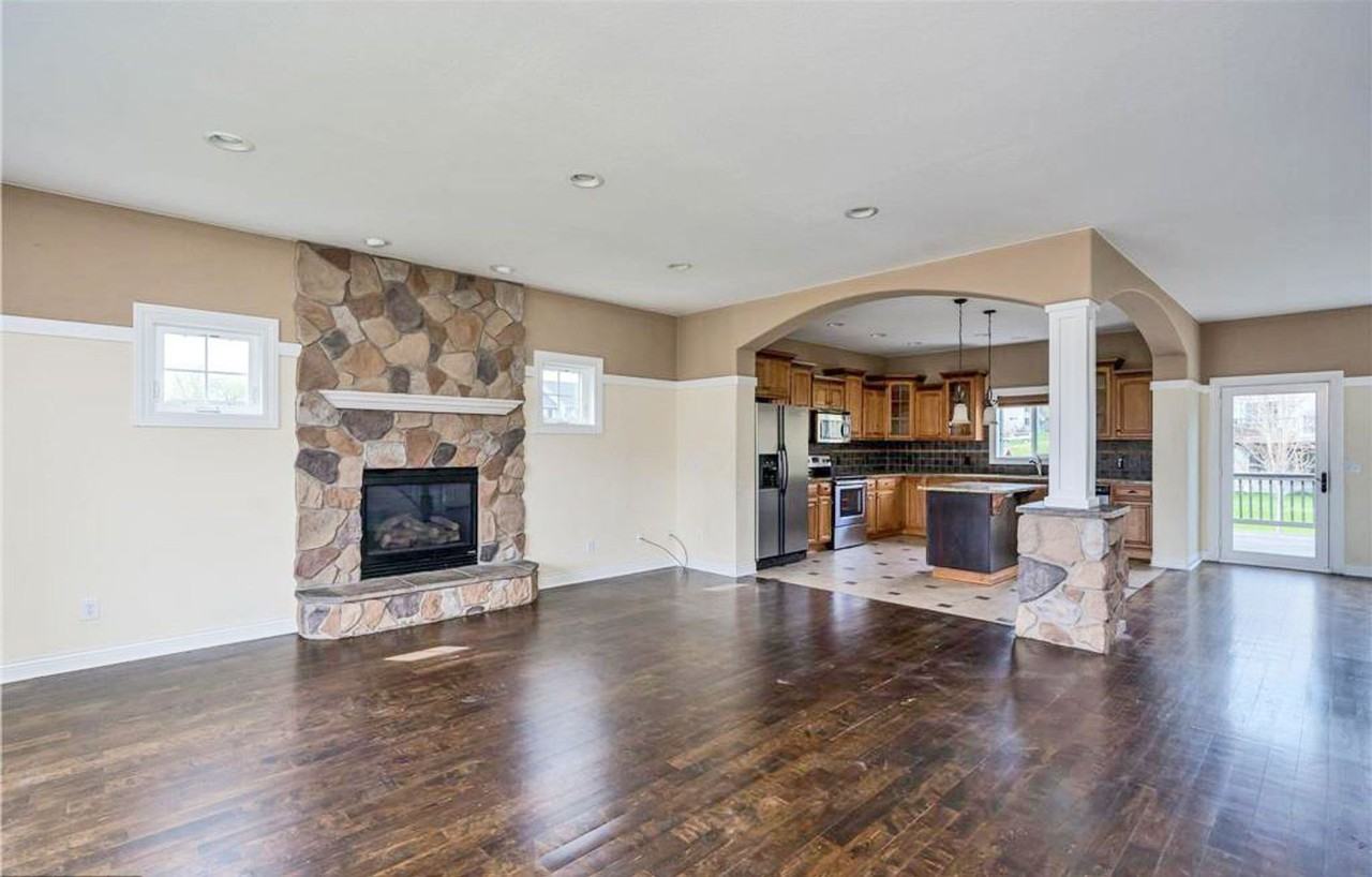 11850 47th Pl Ne - Photo 2 of 26