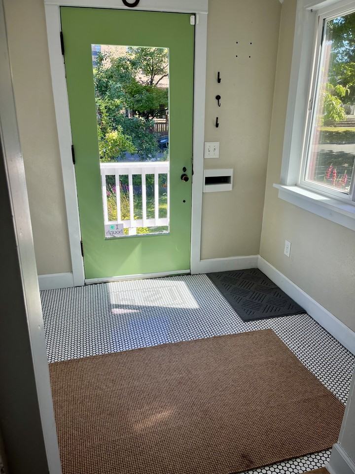 129 W 23rd St #NA - Photo 2 of 18