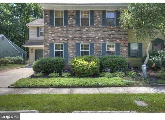 19 Fawnhollow Ct #1 - Photo 2 of 17
