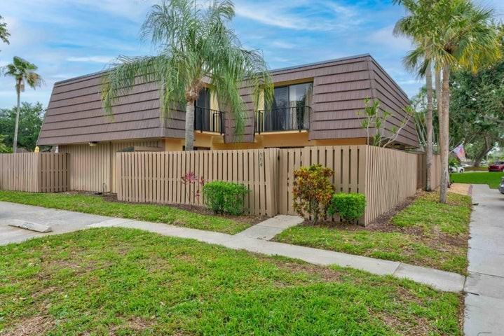 904 9th Court - Photo 2 of 9