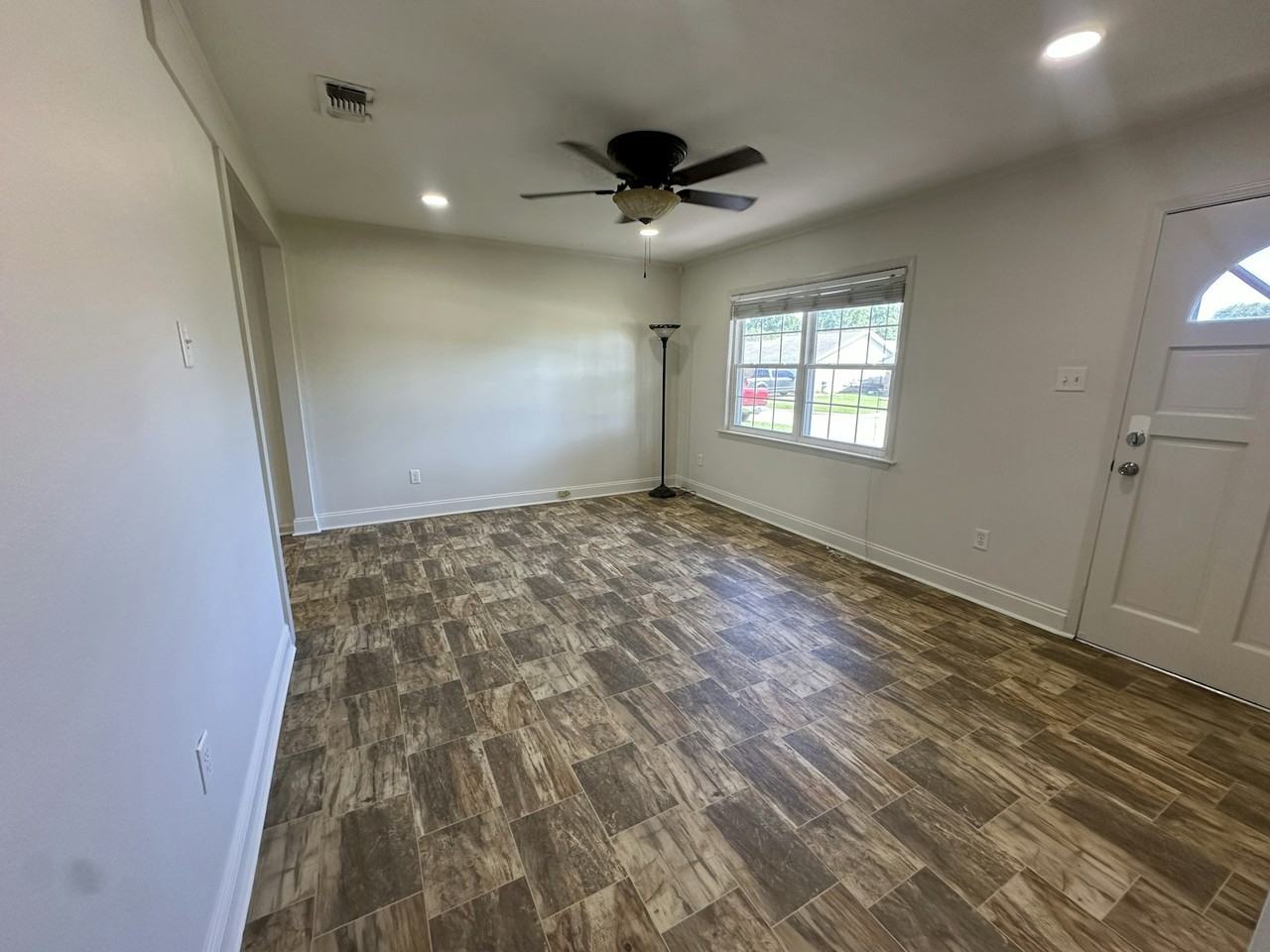 116 Felicia Dr - Photo 2 of 21