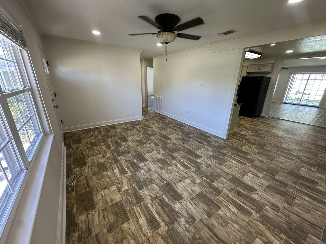 116 Felicia Dr - Photo 3 of 21