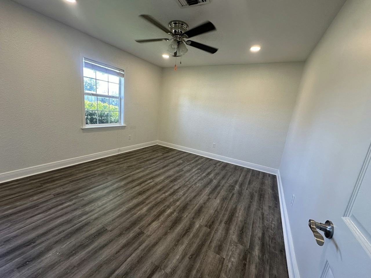 116 Felicia Dr - Photo 4 of 21