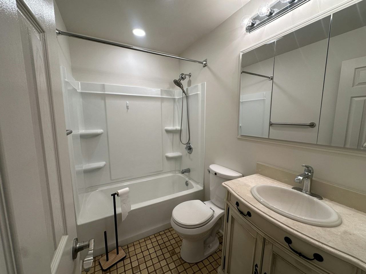 116 Felicia Dr - Photo 6 of 21