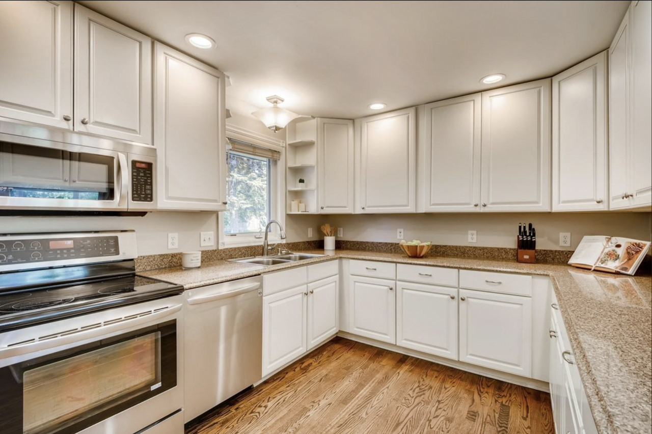5013 West 60th Street - Photo 7 of 20