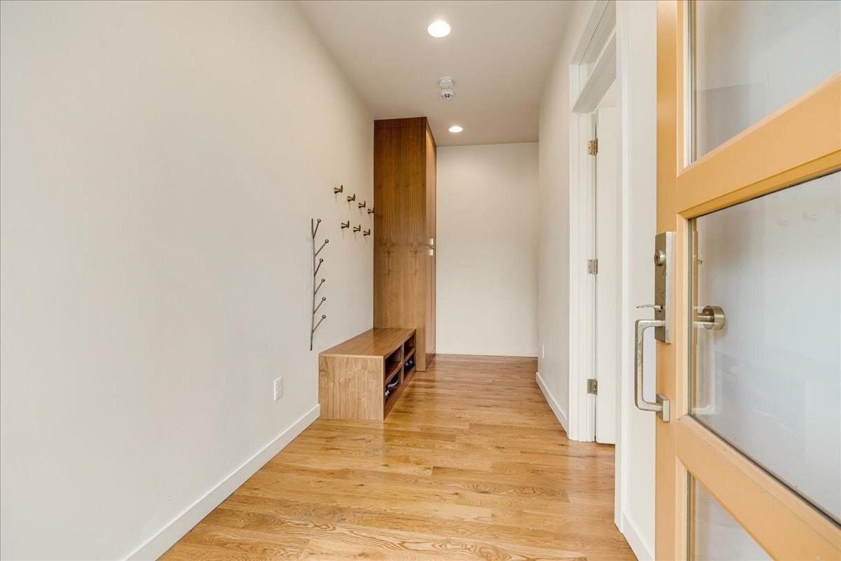 8226 Southeast 19th Avenue - Photo 5 of 39