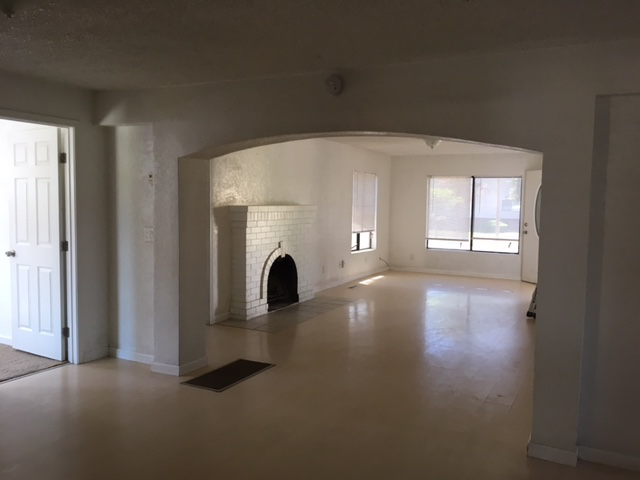 1118 N Yosemite Ave - Photo 4 of 16
