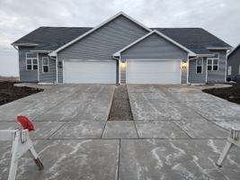 featured image of 2927 Sabal Oak Dr