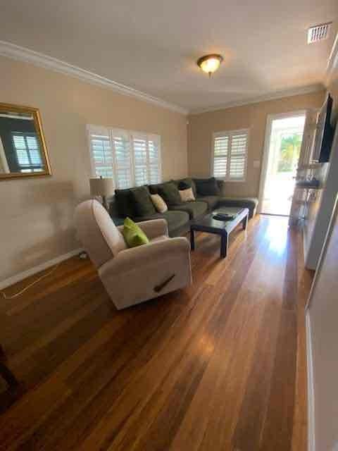 853 W Lyman Ave - Photo 3 of 10